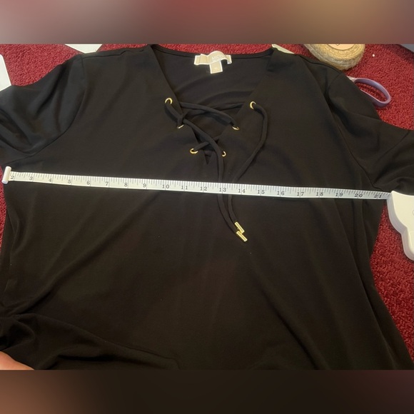 MICHAEL Michael Kors XL top EUC V neck Criss cross bell sleeve host pick - Picture 5 of 11